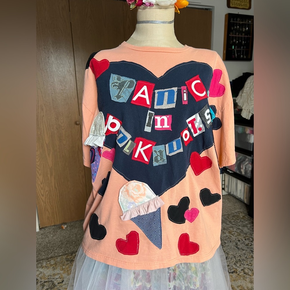Peachy Hearts Panic Crop Tee
